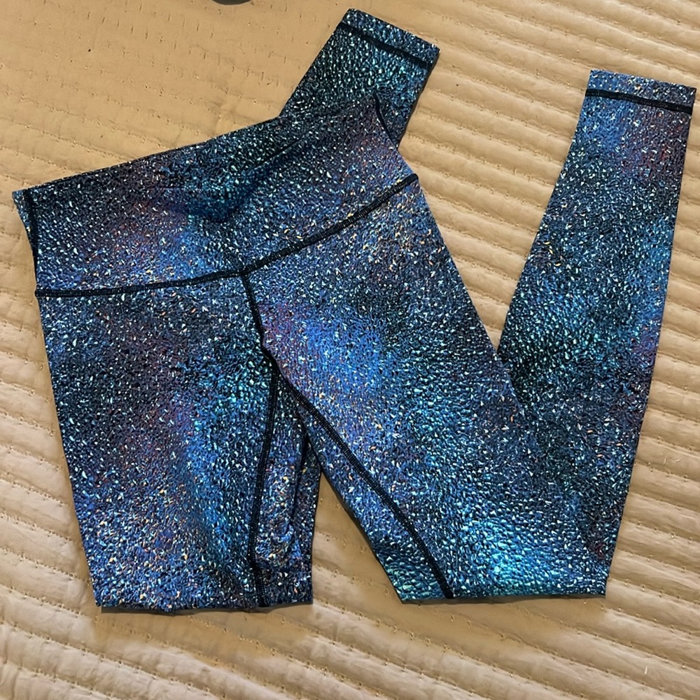 Lululemon Wunder Under III Full On Luxtreme Size 6 Strive Multi Mermaid Unicorn